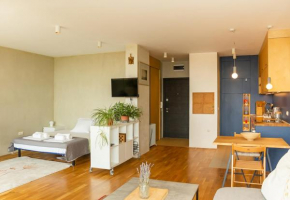Lively Artistic 1BD Apartment with sea view in Varna